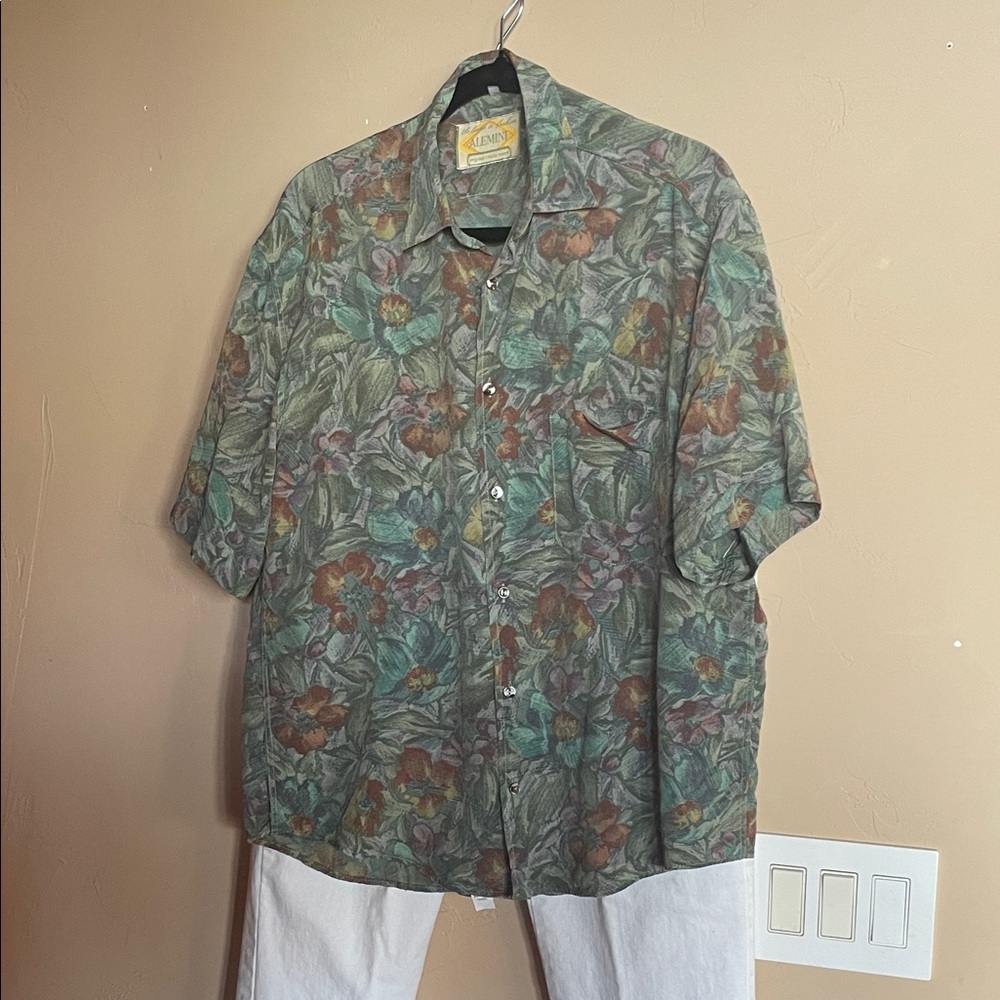 ALEMINT Short Sleeve Button-Up Shirt - Green & Brown Floral Sz M 100% Viscose